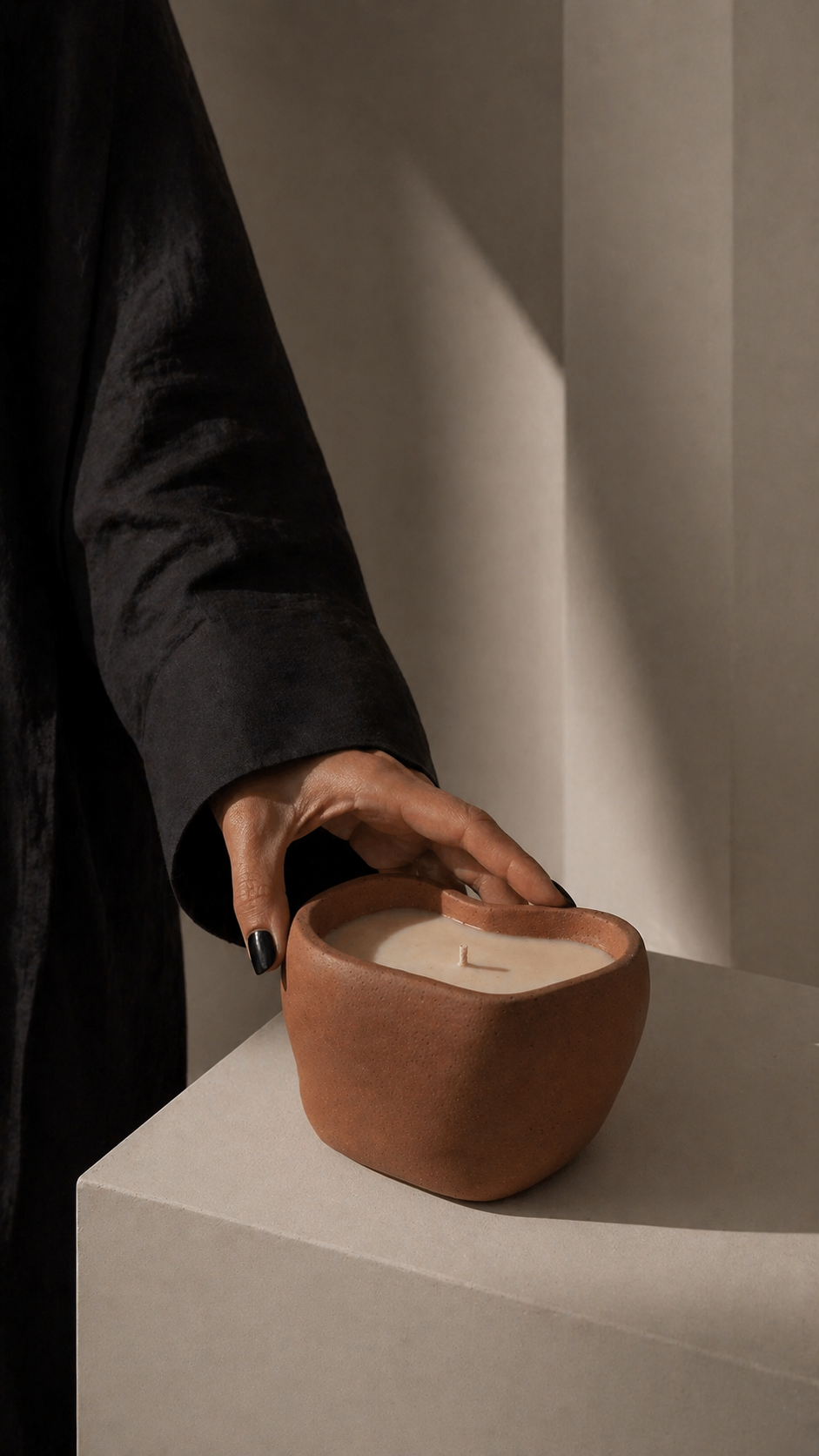 HANDCRAFTED SCENTED CANDLES